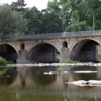 Мостът на Колю Фичето над река Росица