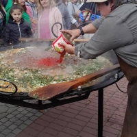За празника на Севлиево Ути Бъчваров приготви  вкусен Северняшки кебап с тиквен качамак
