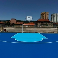 Завърши изграждането на спортната площадка със специализирана спортна настилка в двора на ОУ „Стефан Пешев“ 